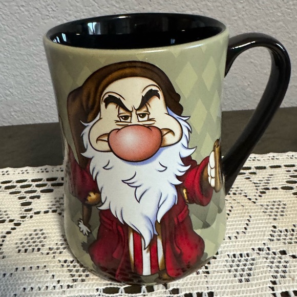 Walt Disney World Coffee/Tee Mugs set of 2 - Picture 6 of 10